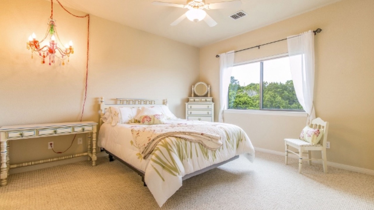 Photo of Bedroom in Canyon Lake