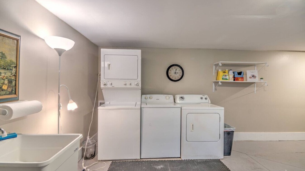 Photo of Bedroom in Central Midtown