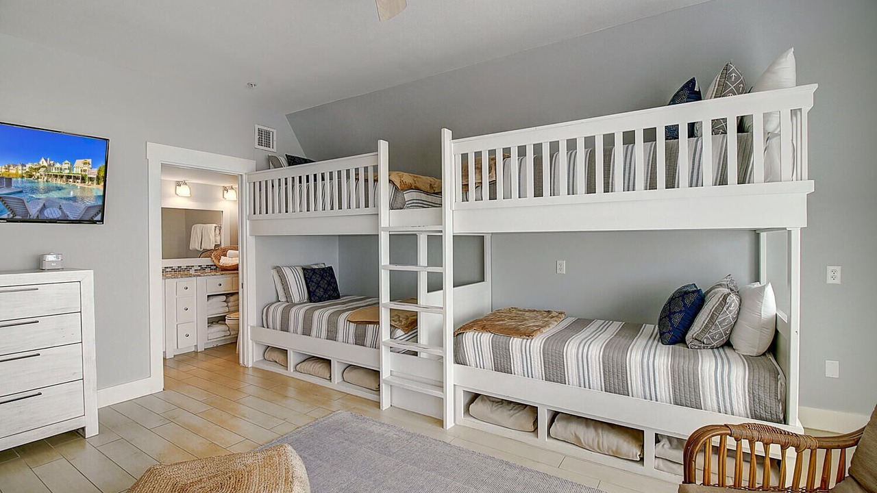 Photo of Bedroom in Cinnamon Shore