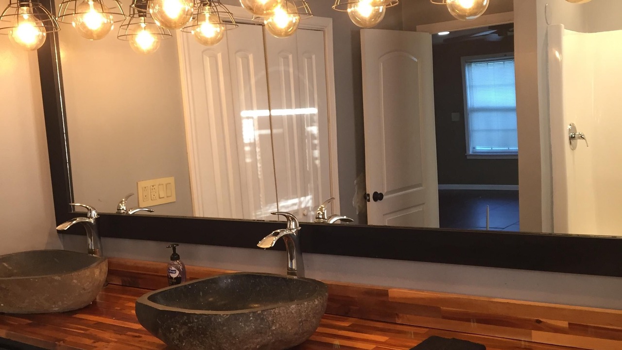 Photo of Bathroom in Almo