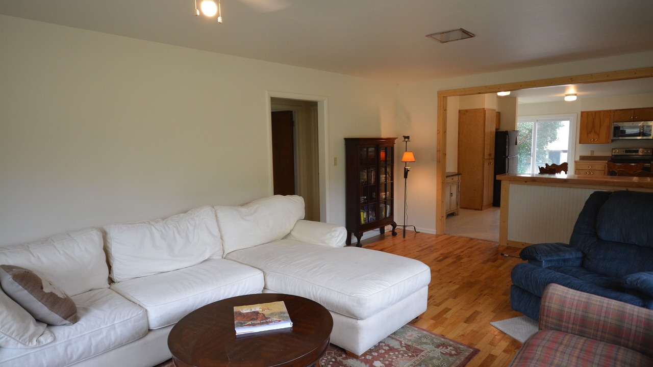 Photo of Livingroom in Emigrant