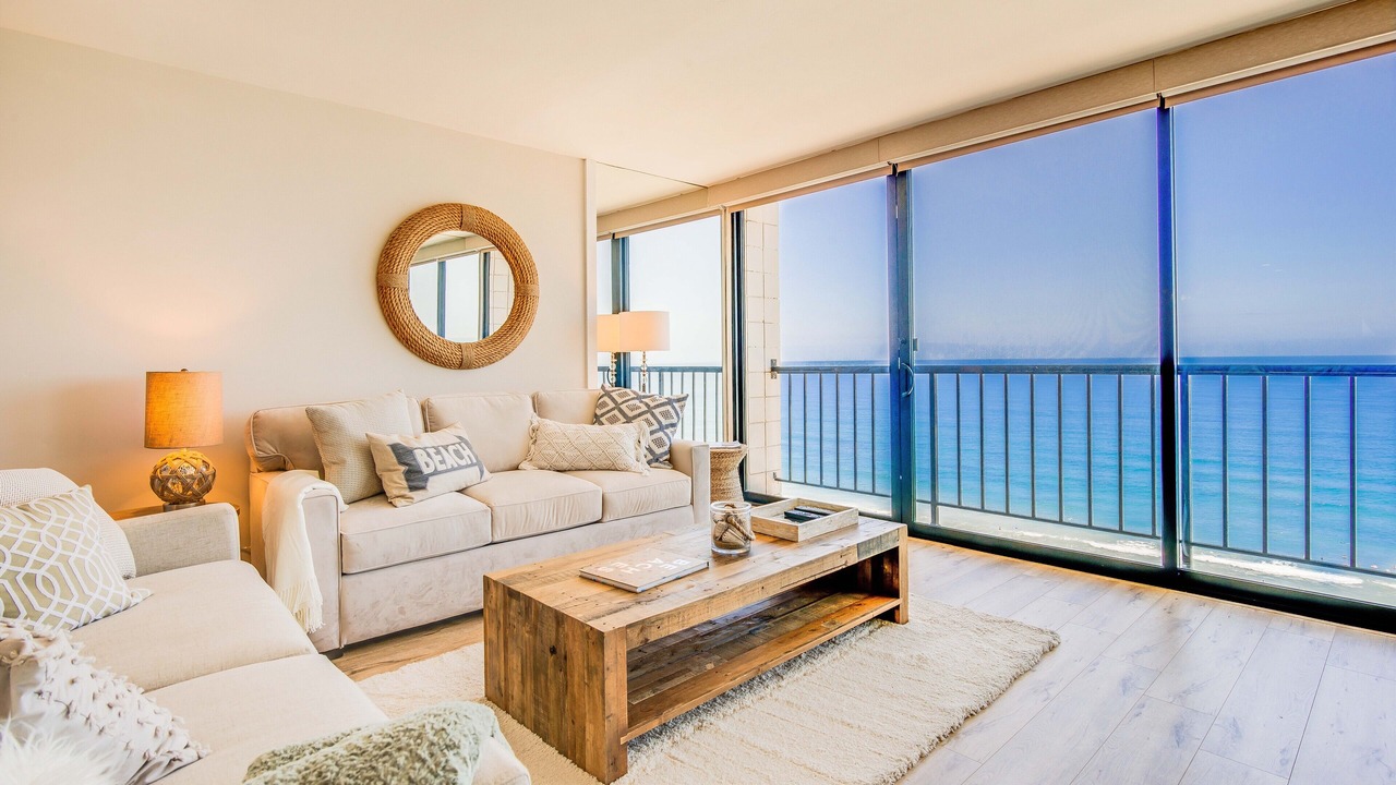 Photo of Livingroom in North Pacific Beach