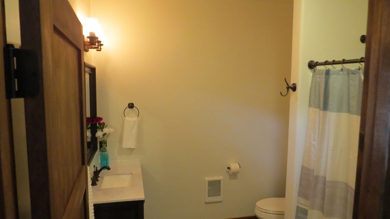 Photo of Bathroom in Gardiner