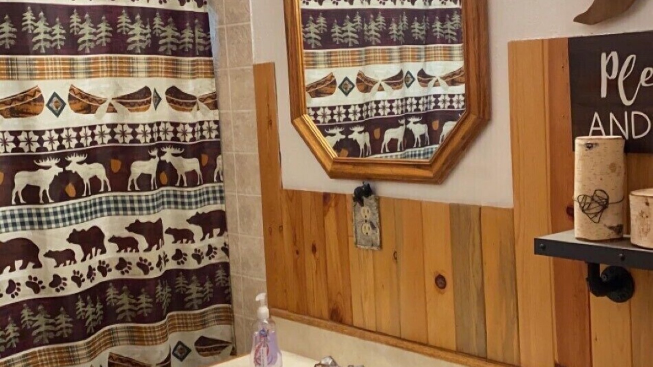 Photo of Bathroom in Featherville