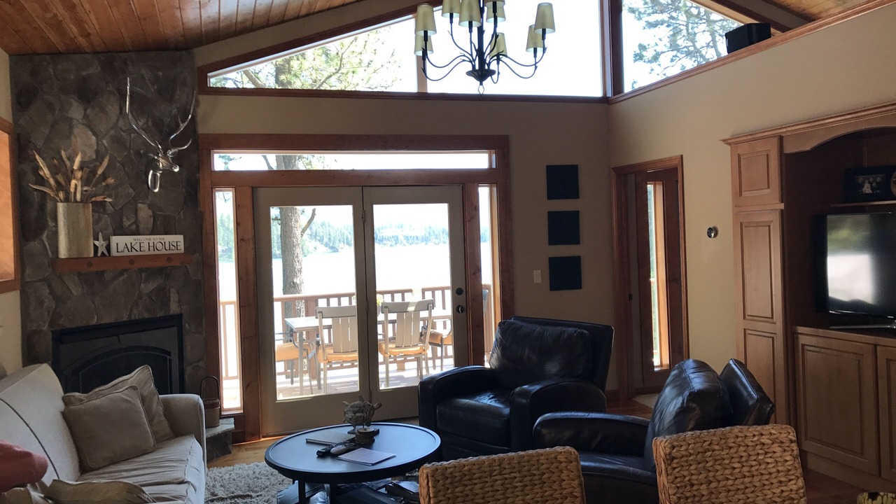 Photo of Livingroom in Hayden Lake