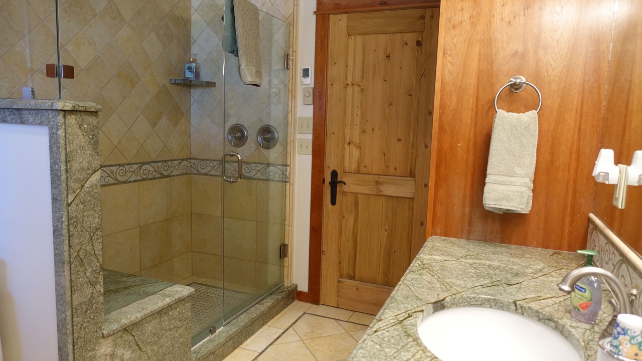 Photo of Bathroom in West Yellowstone