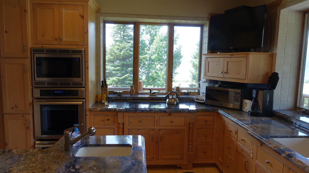 Photo of Kitchen in West Yellowstone