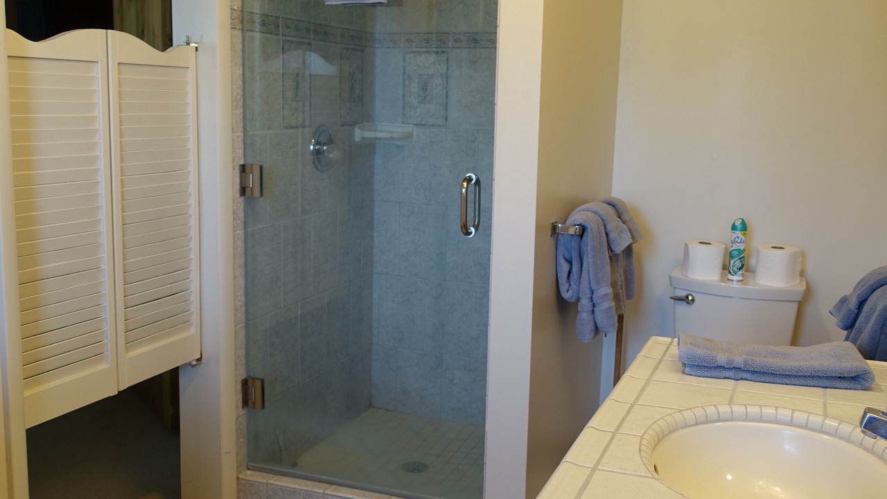 Photo of Bathroom in West Yellowstone