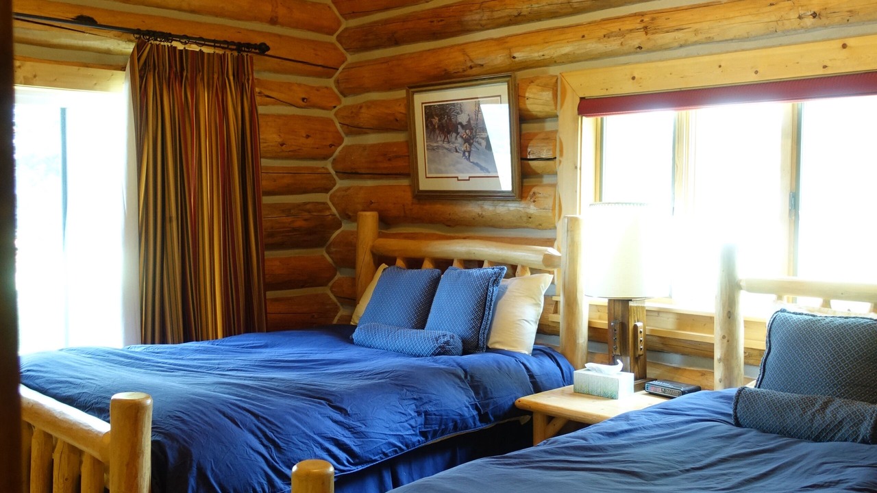 Photo of Bedroom in West Yellowstone