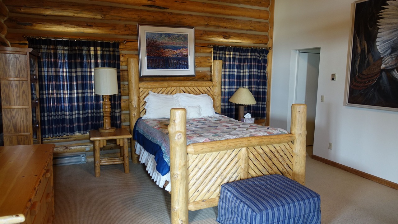 Photo of Bedroom in West Yellowstone