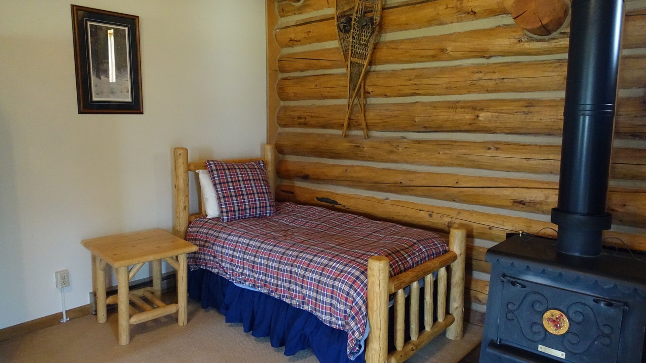 Photo of Bedroom in West Yellowstone