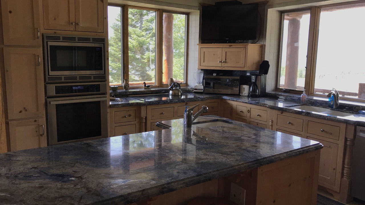 Photo of Kitchen in West Yellowstone