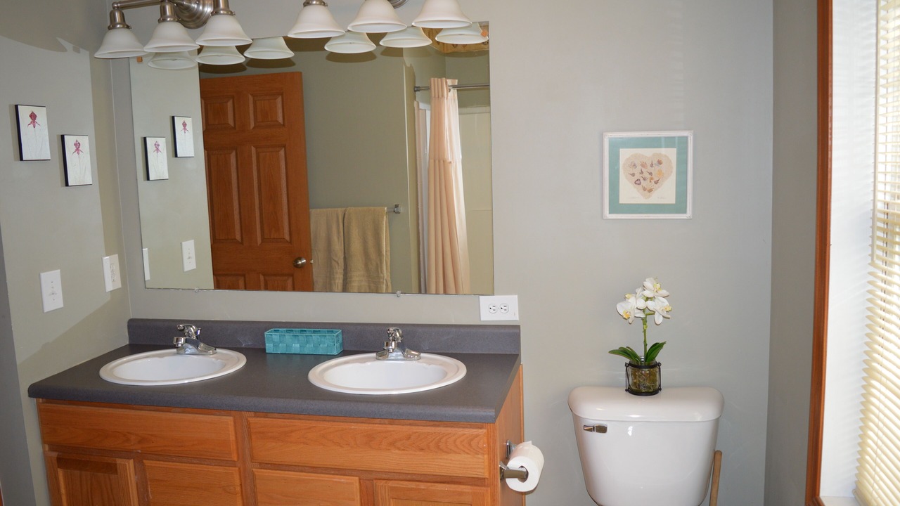 Photo of Bathroom in Kelleys Island