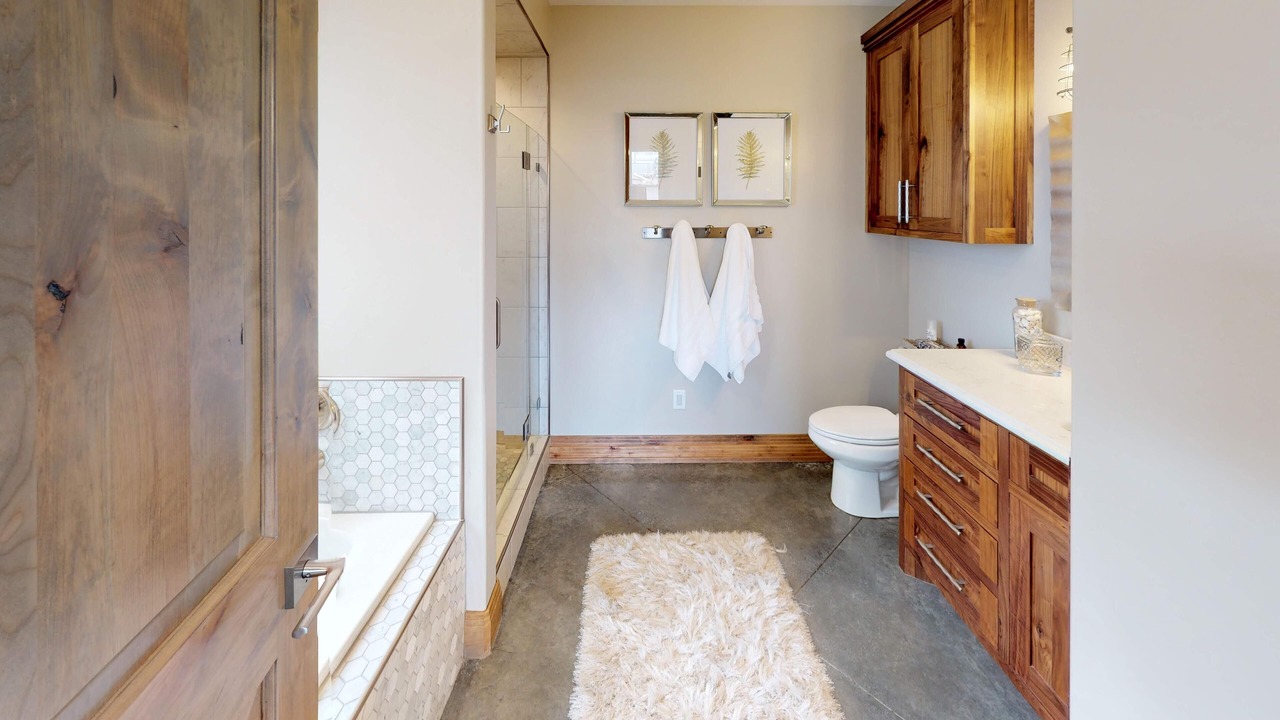 Photo of Bathroom in Garden City