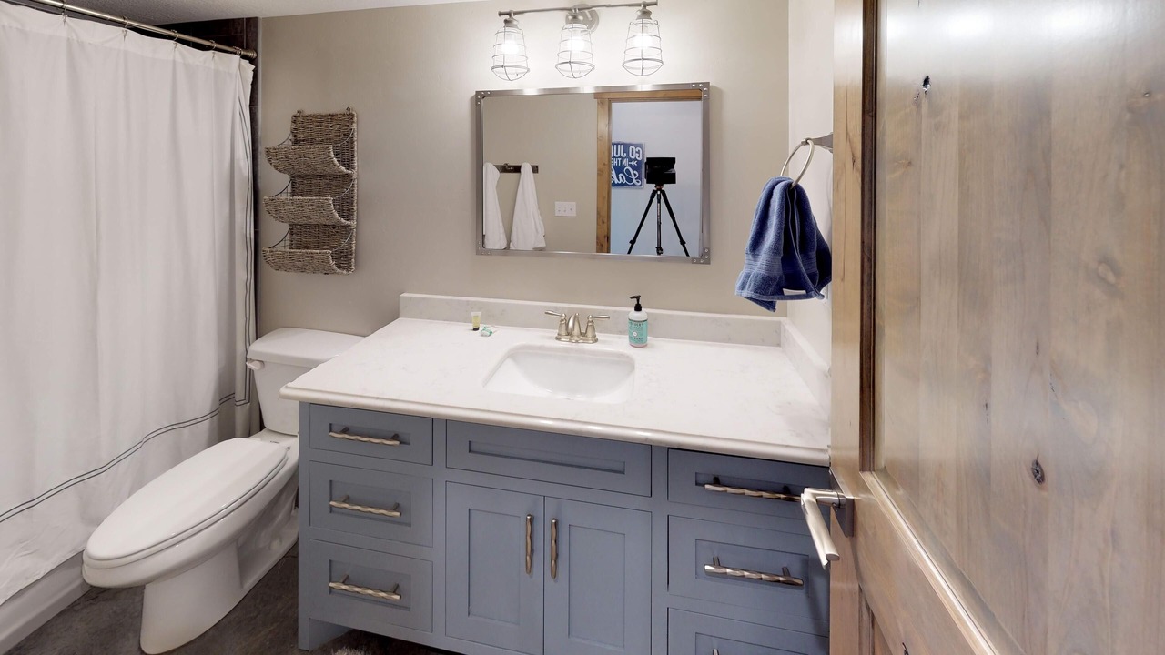 Photo of Bathroom in Garden City
