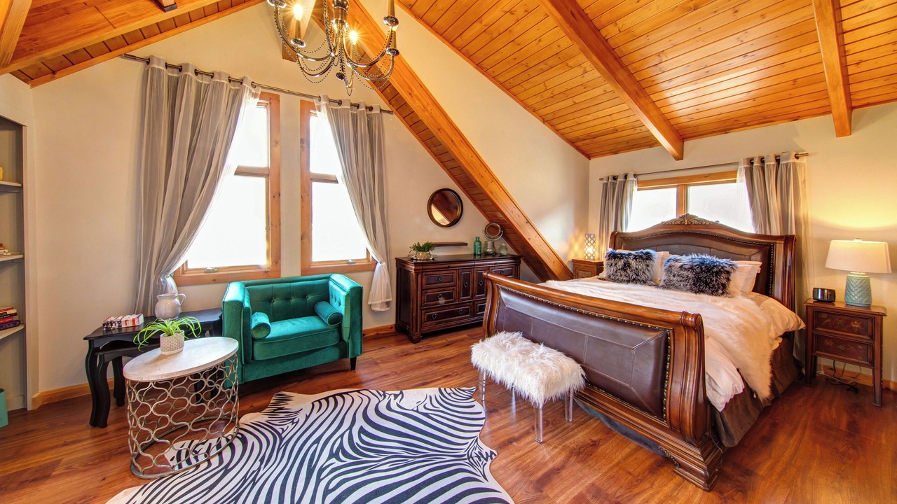 Photo of Bedroom in Roxbury