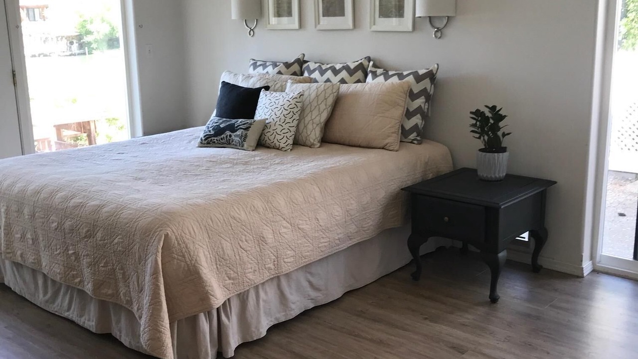 Photo of Bedroom in Lakeside