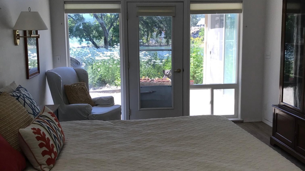 Photo of Bedroom in Lakeside