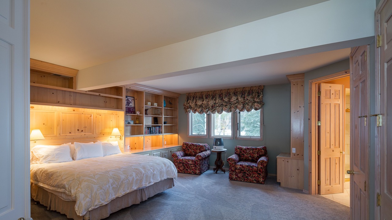 Photo of Bedroom in Warm Springs