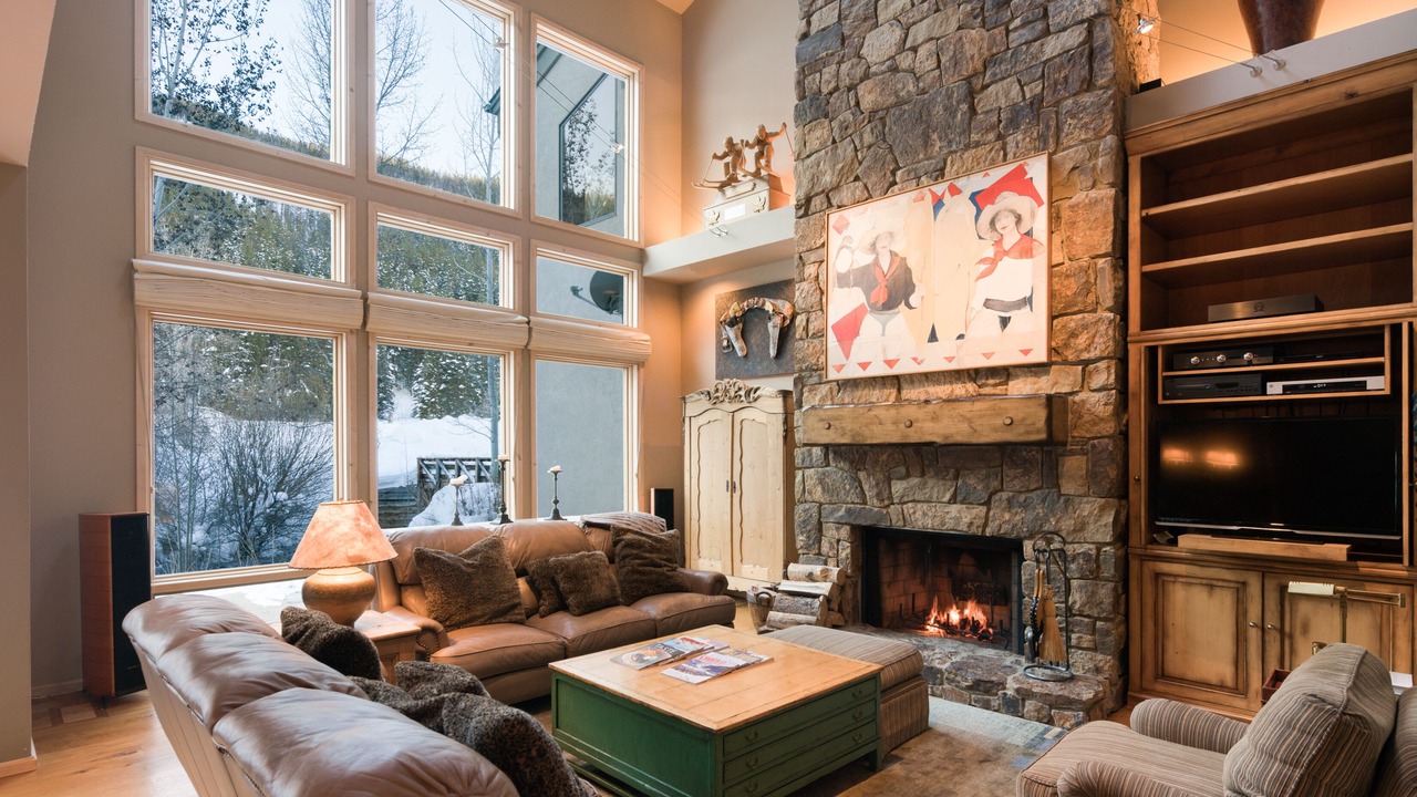 Photo of Livingroom in Warm Springs