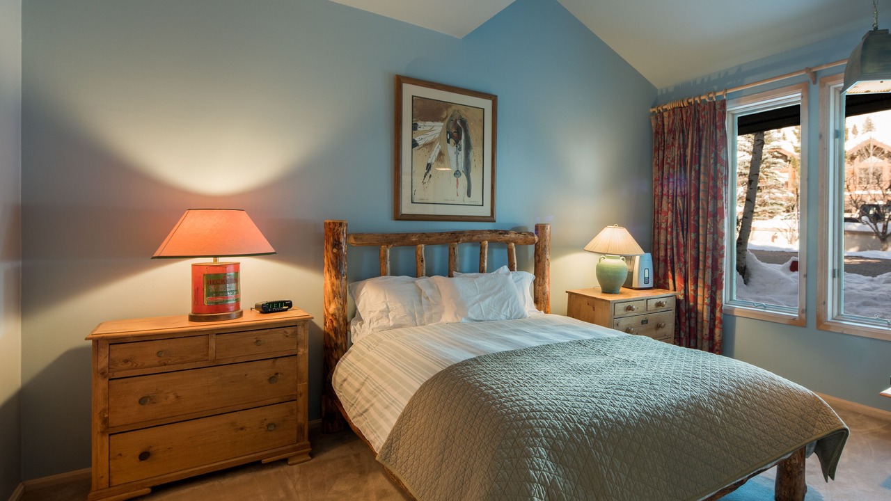 Photo of Bedroom in Warm Springs
