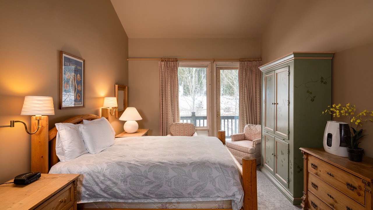 Photo of Bedroom in Warm Springs