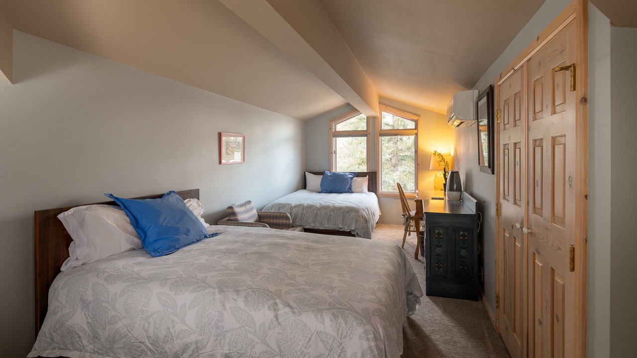 Photo of Bedroom in Warm Springs
