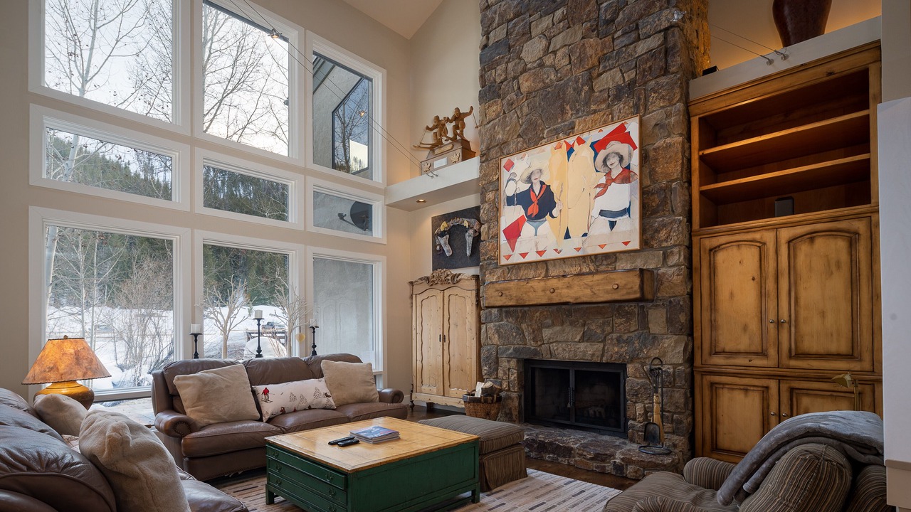 Photo of Livingroom in Warm Springs