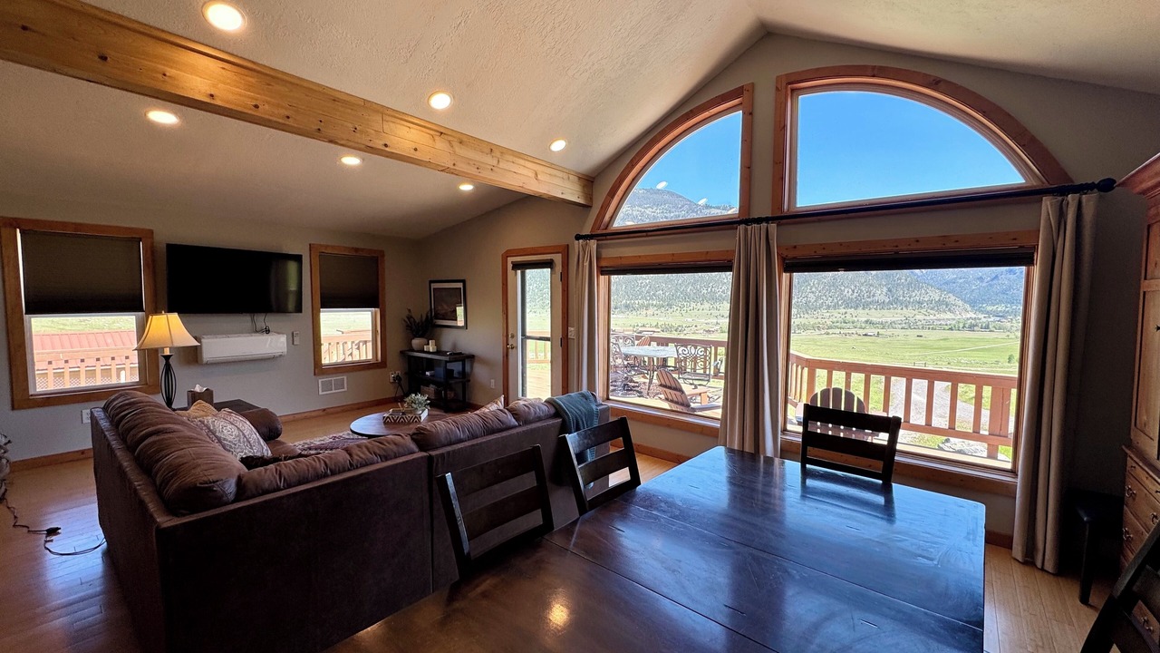 Photo of Livingroom in Emigrant