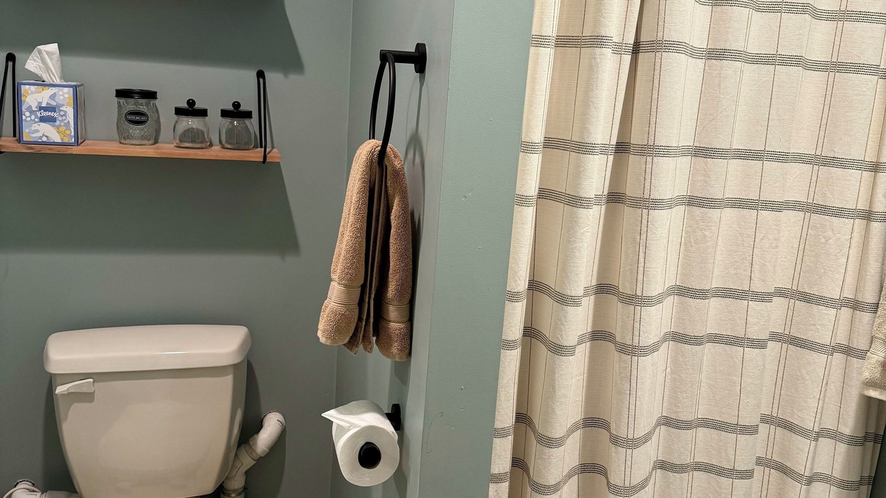 Photo of Bathroom in Emigrant