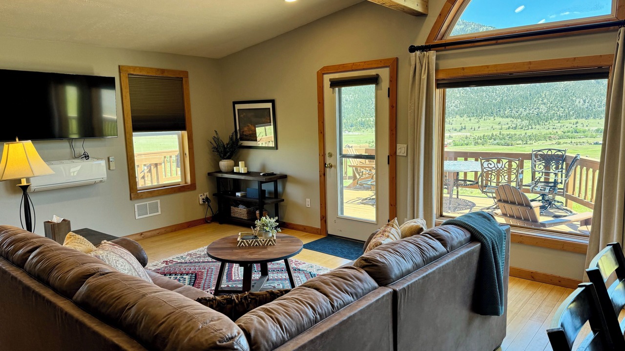 Photo of Livingroom in Emigrant