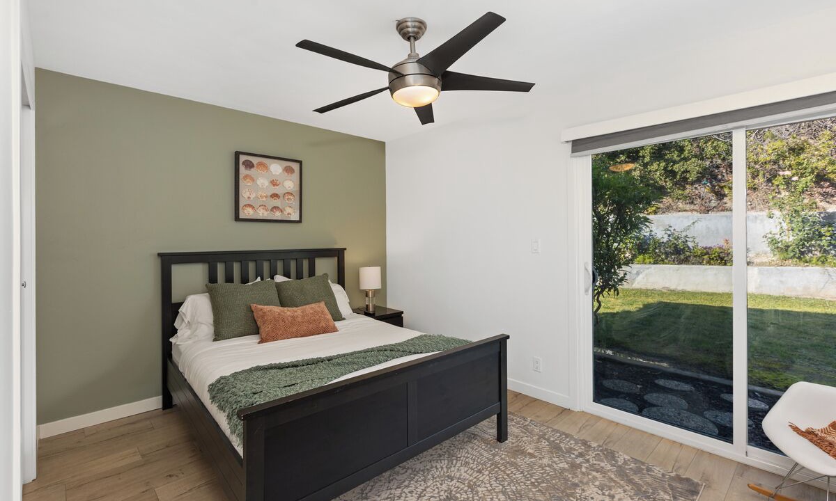 Photo of Bedroom in La Jolla Mesa