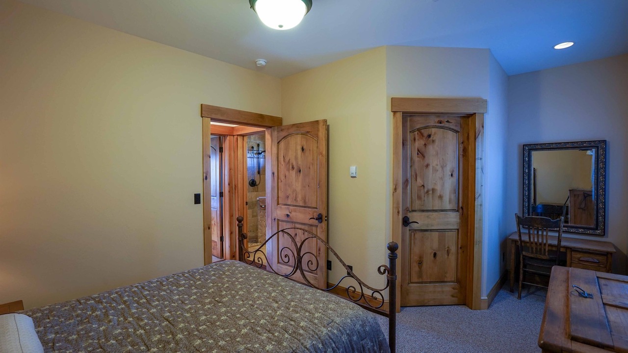 Photo of Bedroom in North Meadow Creek