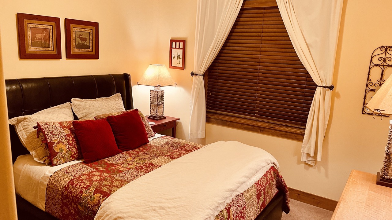 Photo of Bedroom in Victor