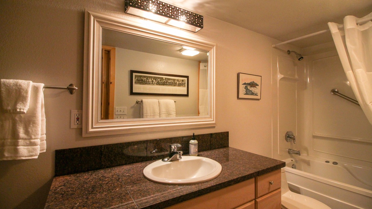 Photo of Bathroom in Rivers Crossing