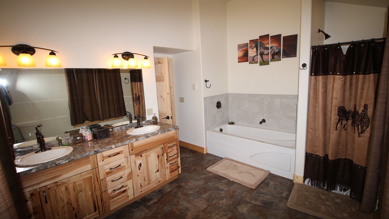 Photo of Bathroom in Clyde Park