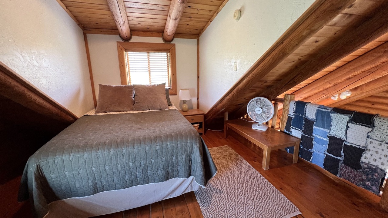 Photo of Bedroom in Shining Mountains