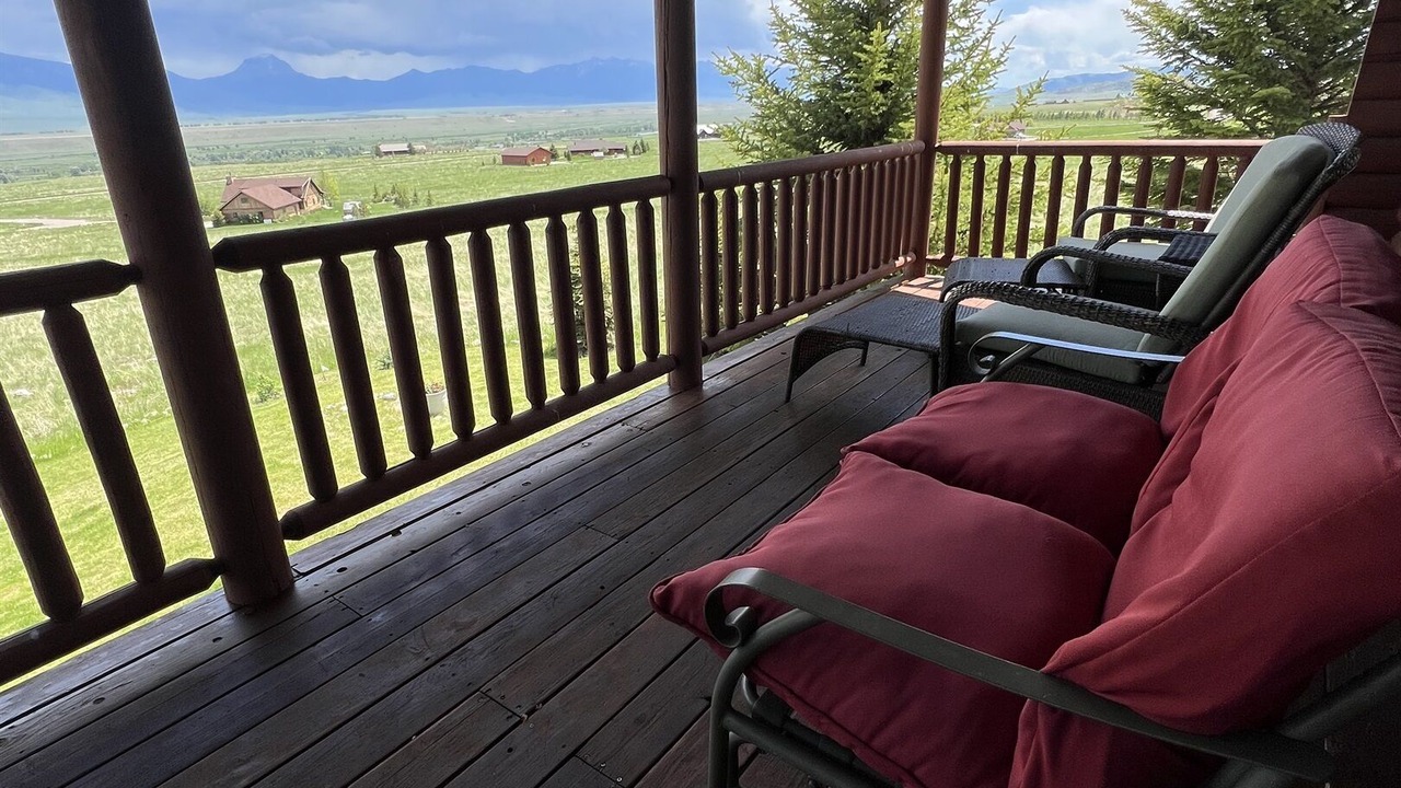 Photo of Patio Balcony in Shining Mountains