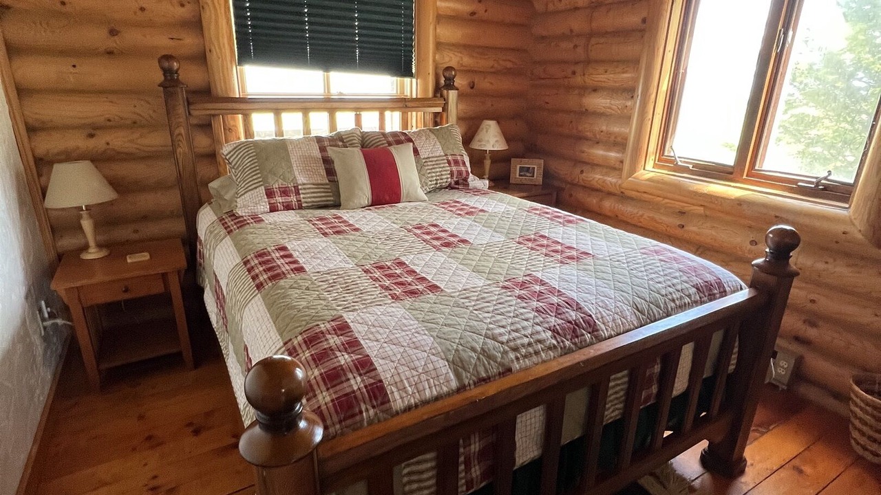 Photo of Bedroom in Shining Mountains