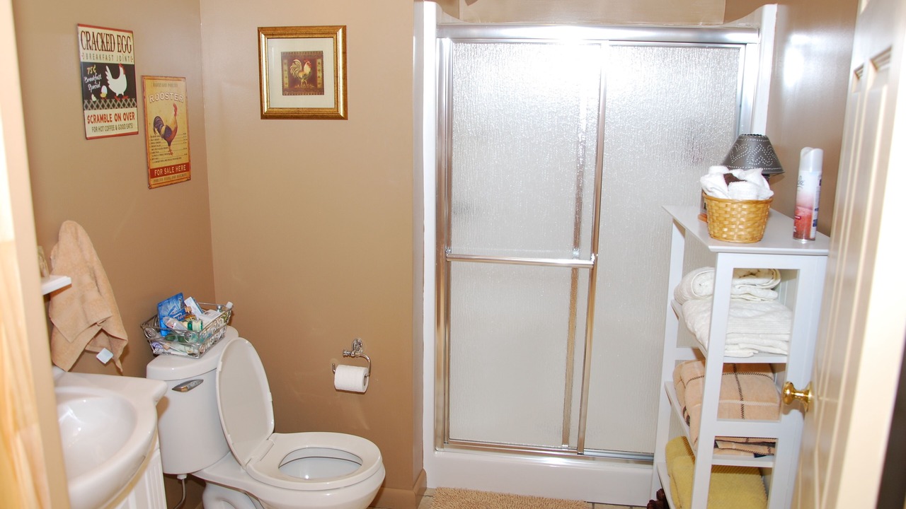 Photo of Bathroom in Cloverleaf
