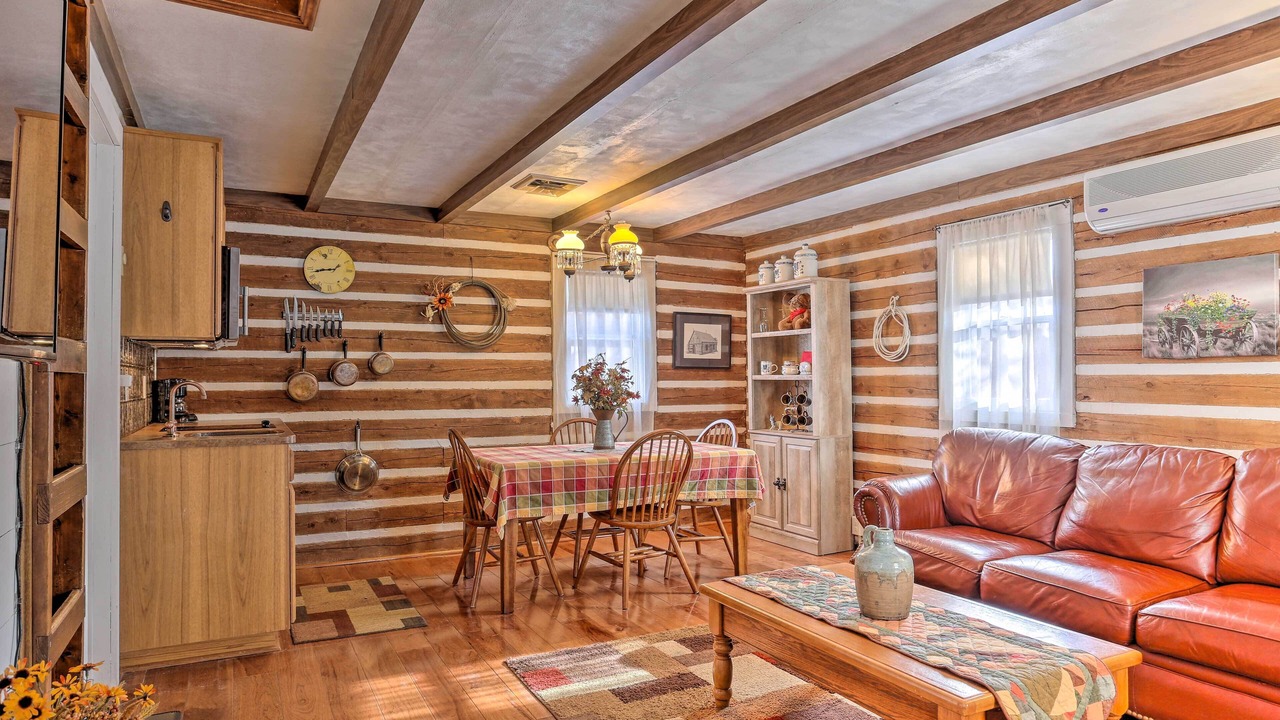 Photo of Livingroom in Medora