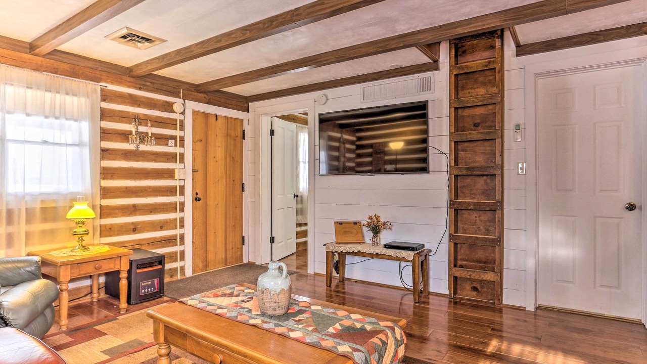 Photo of Livingroom in Medora