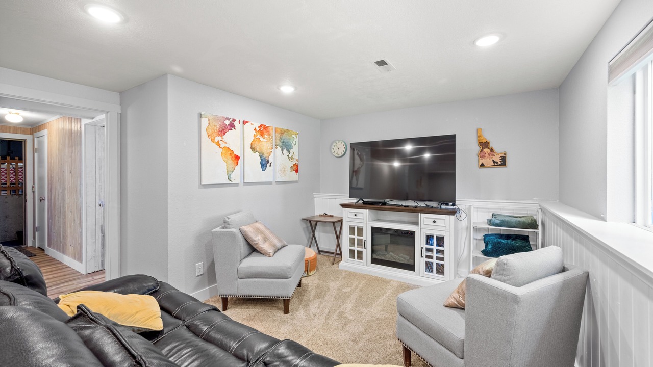 Photo of Livingroom in Hayden
