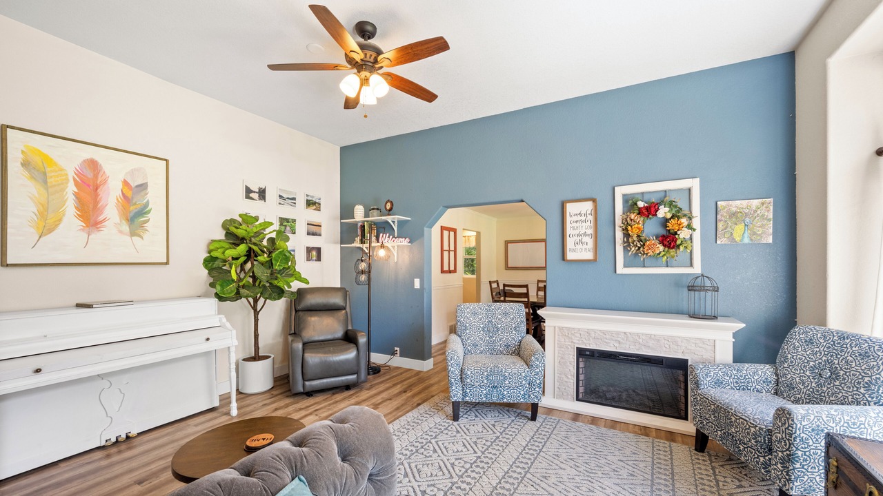 Photo of Livingroom in Hayden