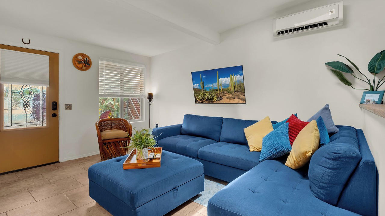 Photo of Livingroom in Peter Howell