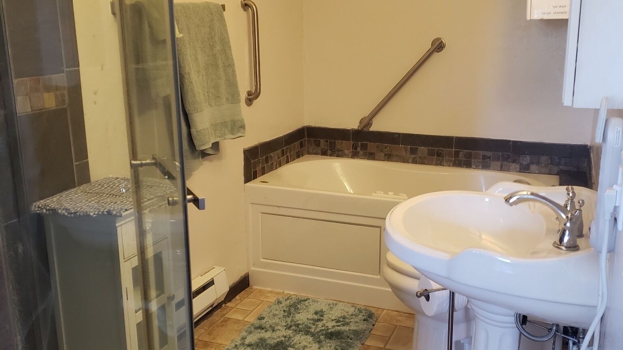 Photo of Bathroom in Twin Bridges