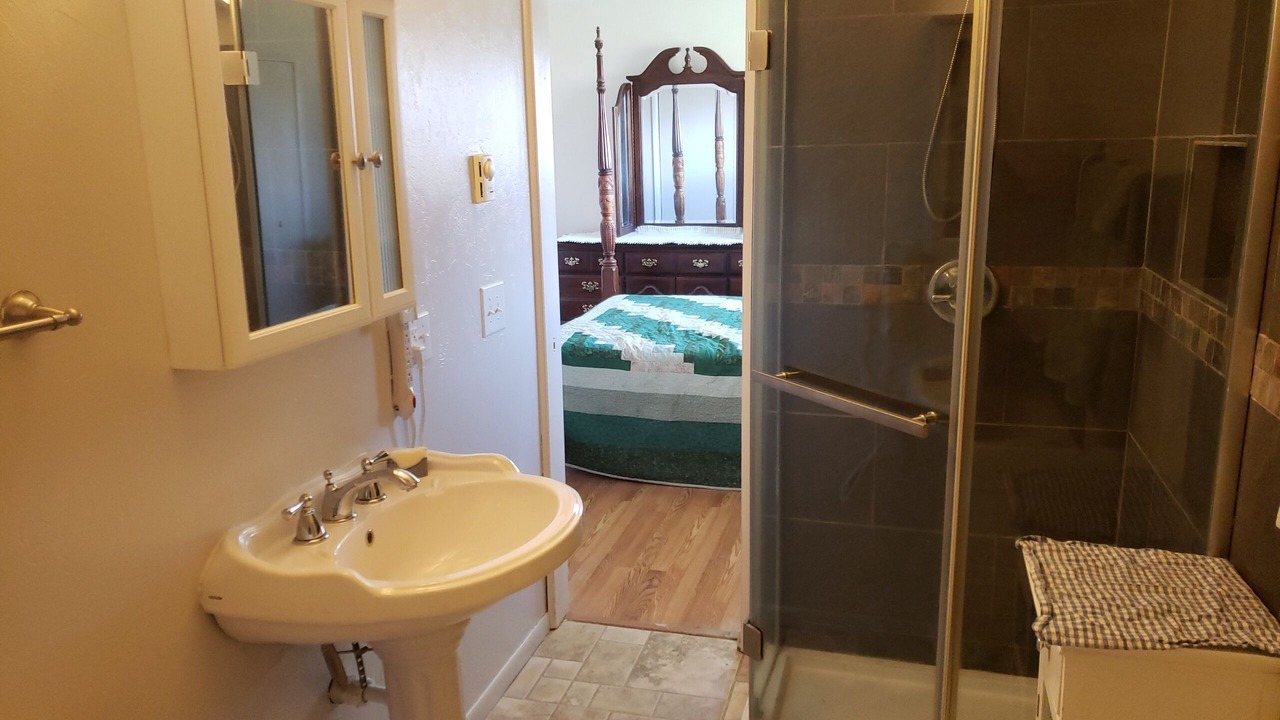 Photo of Bathroom in Twin Bridges