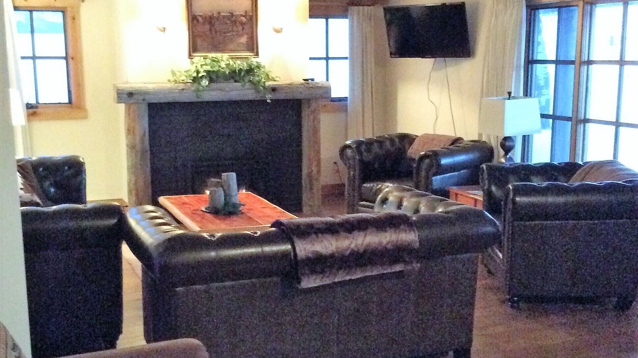 Photo of Livingroom in White Sulphur Springs