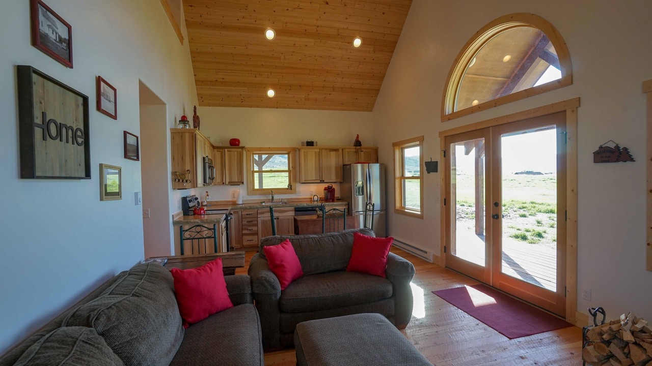 Photo of Livingroom in McAllister