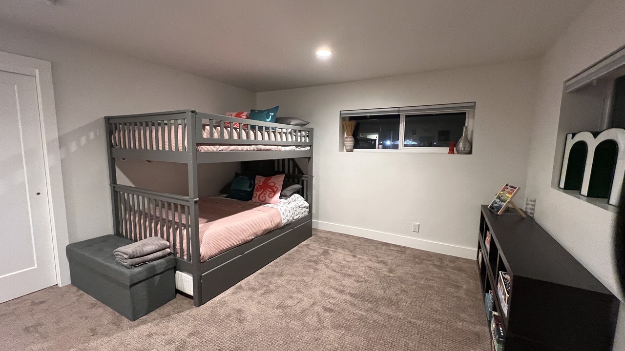 Photo of Bedroom in Olympus Cove